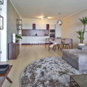 Opatija, atraktivan stan s pogledom na more i osiguranim parkingom