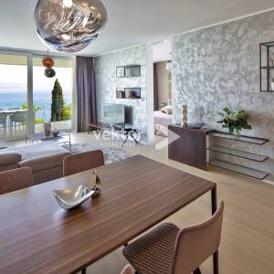 Opatija, atraktivan stan s pogledom na more i osiguranim parkingom