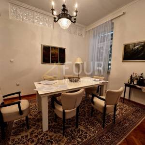 Opatija - centar, stan u šarmantnoj vili 50m od mora