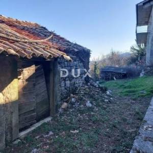 OPATIJA, IČIĆI, POLJANE- građevinsko zemljište s kućom za adaptaciju i predivnim pogledom na more i otoke