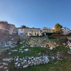 OPATIJA, IČIĆI, POLJANE- građevinsko zemljište sa starinom i prekrasnim panoramskim pogledom na more
