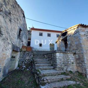 OPATIJA, IČIĆI, POLJANE- građevinsko zemljište 2231m2 s 3 kuće starine 250m2 s panoramskim pogledom na more 