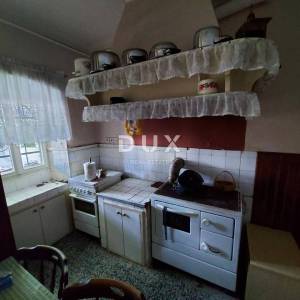 OPATIJA, IČIĆI, POLJANE- građevinsko zemljište 2231m2 s 3 kuće starine 250m2 s panoramskim pogledom na more 