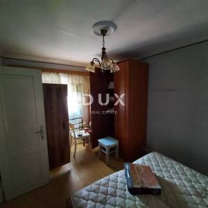 OPATIJA, IČIĆI, POLJANE- građevinsko zemljište 2231m2 s 3 kuće starine 250m2 s panoramskim pogledom na more 