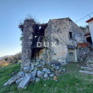 OPATIJA, IČIĆI, POLJANE- građevinsko zemljište 2231m2 s 3 kuće starine 250m2 s panoramskim pogledom na more 