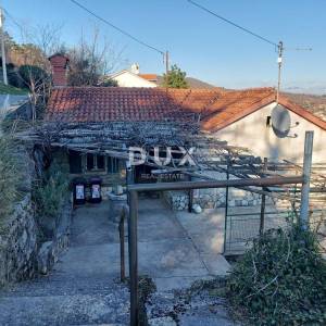 OPATIJA, IČIĆI, POLJANE- građevinsko zemljište 2231m2 s 3 kuće starine 250m2 s panoramskim pogledom na more 