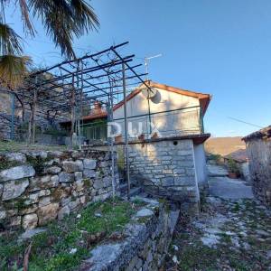 OPATIJA, IČIĆI, POLJANE- građevinsko zemljište 2231m2 s 3 kuće starine 250m2 s panoramskim pogledom na more 