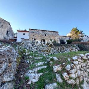 OPATIJA, IČIĆI, POLJANE- građevinsko zemljište 2231m2 s 3 kuće starine 250m2 s panoramskim pogledom na more 