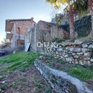 OPATIJA, IČIĆI, POLJANE- građevinsko zemljište 2231m2 s 3 kuće starine 250m2 s panoramskim pogledom na more 