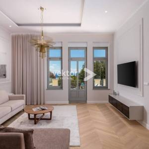 Opatija, luksuzan apartman, svega nekoliko koraka do mora