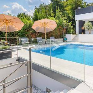 Opatija, moderna vila s grijanim bazenom