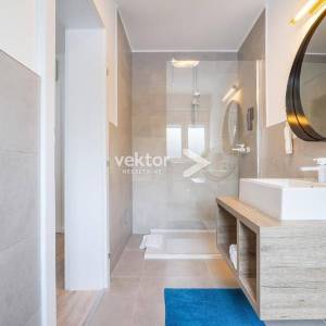 Opatija, moderna vila s grijanim bazenom