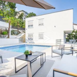 Opatija, moderna vila s grijanim bazenom