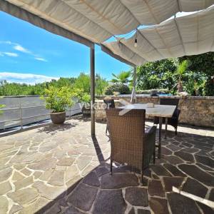 Opatija, okolica, atraktivna kuća s bazenom, idealna za investiciju