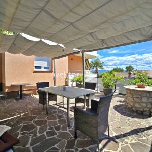 Opatija, okolica, atraktivna kuća s bazenom, idealna za investiciju