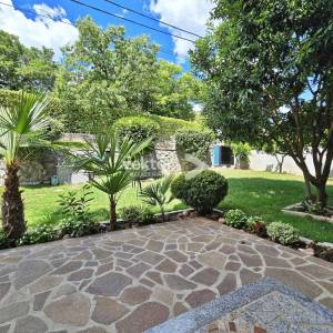 Opatija, okolica, atraktivna kuća s bazenom, idealna za investiciju