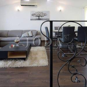 Opatija, okolica, dvoetažni stan s pogledom na more