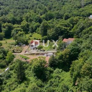 OPATIJA, RUKAVAC- građevinsko zemljište 2560m2 S LOKACIJSKOM DOZVOLOM!! za 3 zgrade i prekrasnim pogledom na more