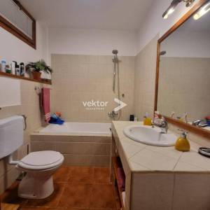 Opatija, stan s velikom terasom i pogledom na more