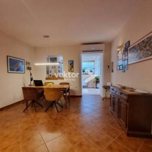 Opatija, stan s velikom terasom i pogledom na more