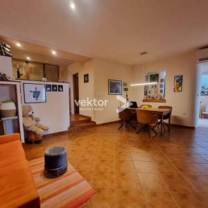 Opatija, stan s velikom terasom i pogledom na more