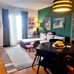 Opatija, uređen 2-soban s dnevnim boravkom i lođom, pogled