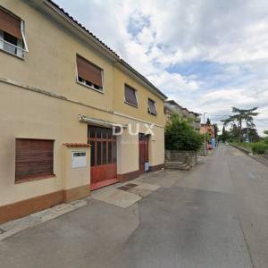 OPATIJA, VOLOSKO - Stan 75m2 odmah do mora, 2S+DB, 1.kat, terasa, parking+okoliš 400m2 za najam