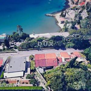 OPATIJA, VOLOSKO - Stan 75m2 odmah do mora, 2S+DB, 1.kat, terasa, parking+okoliš 400m2 za najam