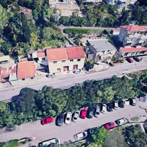 OPATIJA, VOLOSKO - Stan 75m2 odmah do mora, 2S+DB, 1.kat, terasa, parking+okoliš 400m2 za najam