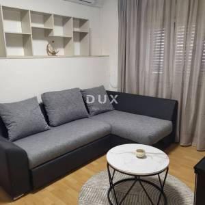 OPATIJA, VOLOSKO - Stan 75m2 odmah do mora, 2S+DB, 1.kat, terasa, parking+okoliš 400m2 za najam