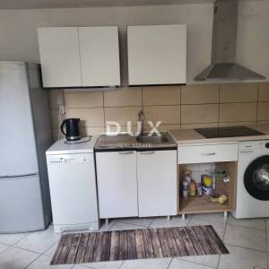 OPATIJA, VOLOSKO - Stan 75m2 odmah do mora, 2S+DB, 1.kat, terasa, parking+okoliš 400m2 za najam