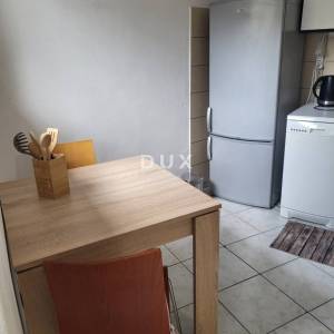OPATIJA, VOLOSKO - Stan 75m2 odmah do mora, 2S+DB, 1.kat, terasa, parking+okoliš 400m2 za najam