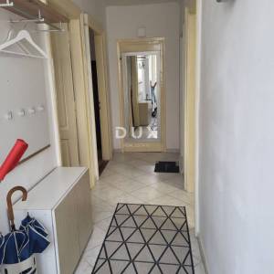 OPATIJA, VOLOSKO - Stan 75m2 odmah do mora, 2S+DB, 1.kat, terasa, parking+okoliš 400m2 za najam