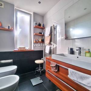 Opatija,stan u strogom centru, 100m od mora, parking