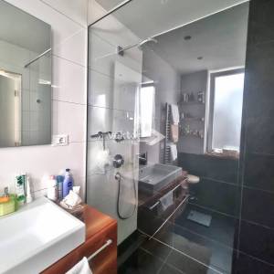 Opatija,stan u strogom centru, 100m od mora, parking