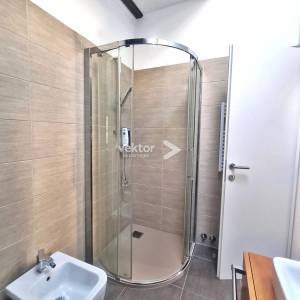 Opatija,stan u strogom centru, 100m od mora, parking