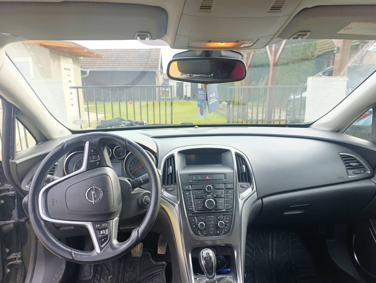 Opel Astra J, 2010.,1,6 benzinac 85kw
