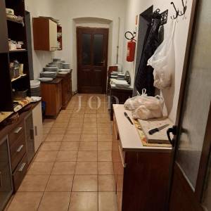 Opremljena Konoba sa terasom te stanom,BRTONIGLA