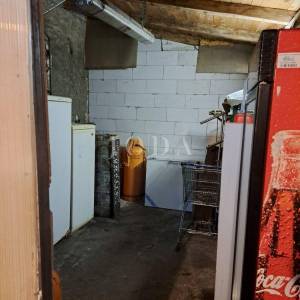 Opremljena Konoba sa terasom te stanom,BRTONIGLA