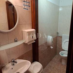 Opremljena Konoba sa terasom te stanom,BRTONIGLA