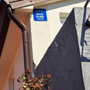 Opremljena Konoba sa terasom te stanom,BRTONIGLA