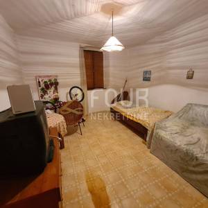 Otok Cres, Cres, stan u staroj jezgri, 44m2, 2s+db, 60m do mora