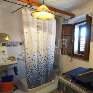 Otok Cres, Cres, stan u staroj jezgri, 44m2, 2s+db, 60m do mora