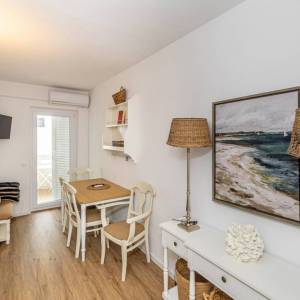 OTOK KRK, BAŠKA - Novouređen dvosobni stan s terasom