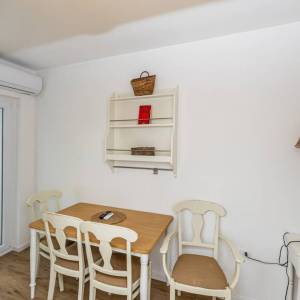 OTOK KRK, BAŠKA - Novouređen dvosobni stan s terasom