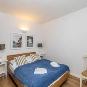 OTOK KRK, BAŠKA - Novouređen dvosobni stan s terasom