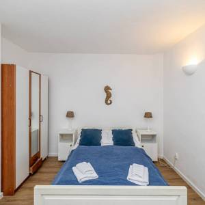 OTOK KRK, BAŠKA - Novouređen dvosobni stan s terasom