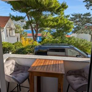 OTOK KRK, Baška - Stan s parkingom i pogledom na more