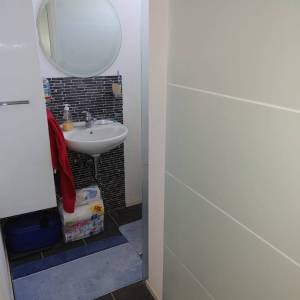 OTOK KRK, okolica Šila - Etaža kuće sa zajedničkim bazenom