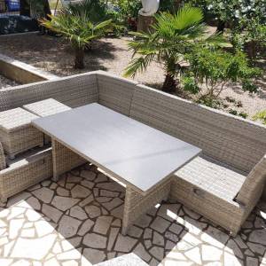 OTOK KRK, okolica Šila - Etaža kuće sa zajedničkim bazenom